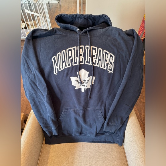Maple Leafs Vintage sweatshirt. Size XL. - Picture 2 of 2